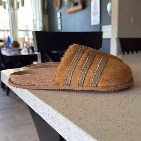 adidas Women’s Slide Sandals in Tan/Gold - Picture 4 of 14